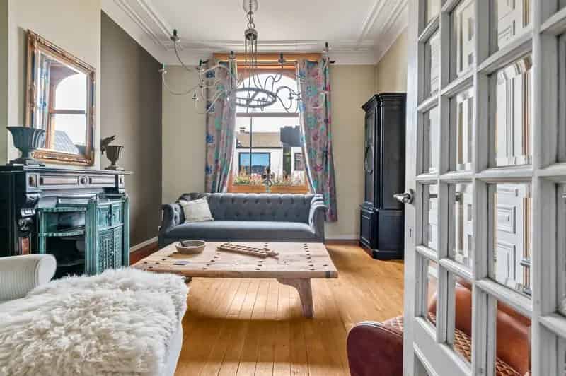 Prachtige manoir woning met 6 slpk. en tuin