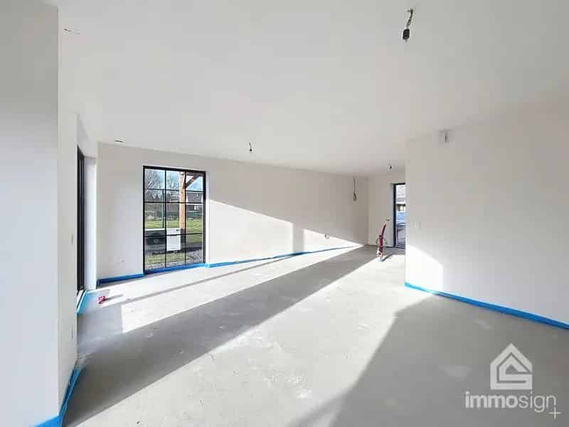 Nieuwbouw energiezuinige pastorijwoning te Bocholt met carport en fietsenstalling