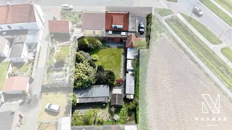 Half open woning te koop op ruim perceel in Ingelmunster!