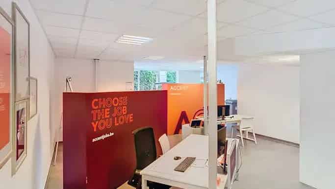 Kantoor te koop in Brugsesteenweg 13 - 17, Roeselare - Dewaele