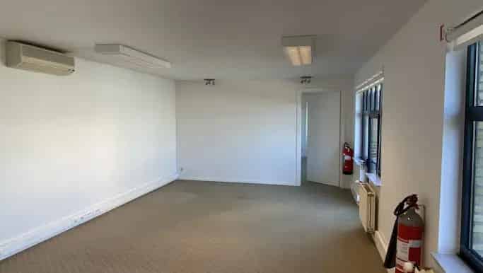 Kantoor te huur in Peter Benoitstraat 11, Roeselare - Dewaele