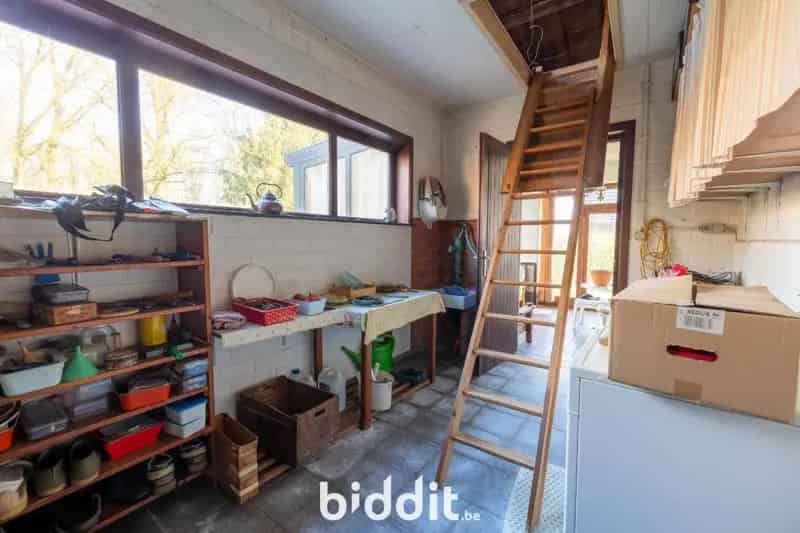 GELIJKVLOERSE WONING