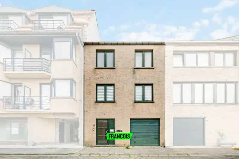 Opbrengsteigendom met 4 appartementen en garagebox te Bredene (rendement >4,5%!)