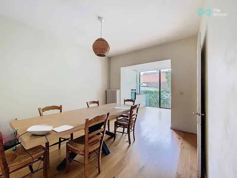 Huis met vijf slaapkamers in Ixelles