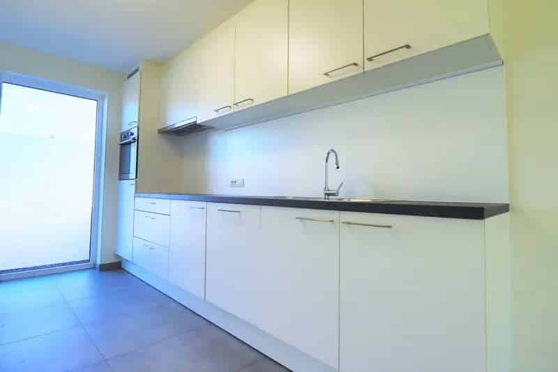 Huis te huur: Ruime gezinswoning met 3 slaapkamers en carport