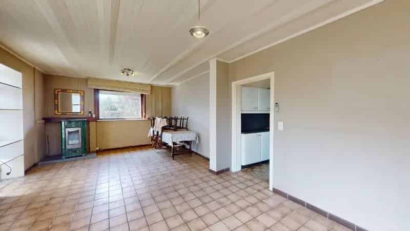 Woning van 180m² op 28a30ca met 2 slaapkamers