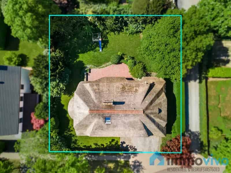 Karaktervolle rietgedekte villa op 1.120 m² met 5 slaapkamers en badkamers (475 m² bewoonbaar!)
