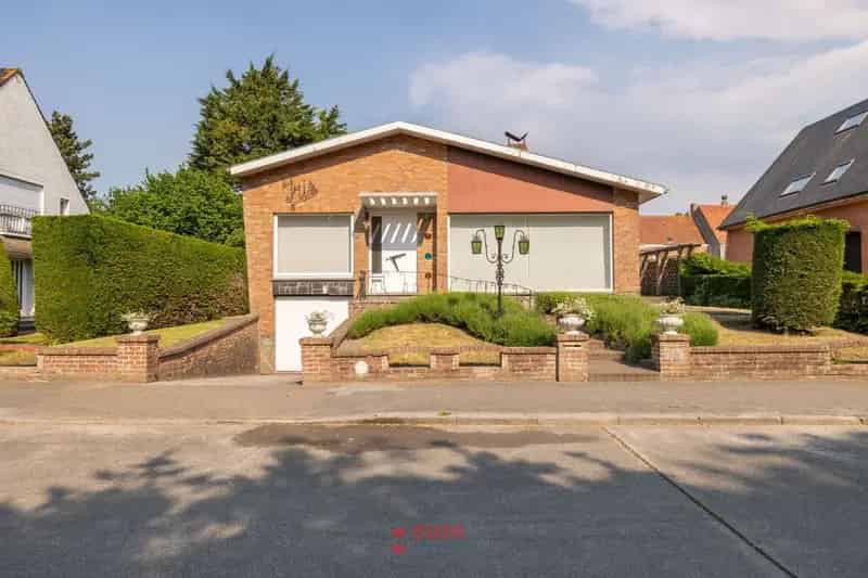Te renoveren villa op toplocatie aan het Leopold II Park in Nieuwpoort