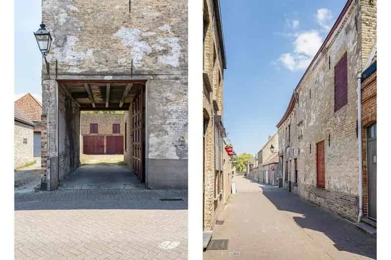 VEURNE: Historisch gebouw (reeds vermeld begin 15de eeuw, verbouwd in 1716) met meerdere garages pal in het centrum van Veurne op 673m² grondoppervlakte.