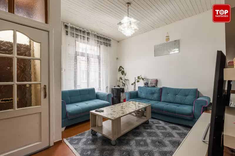Te renoveren woning met 4 slaapkamers