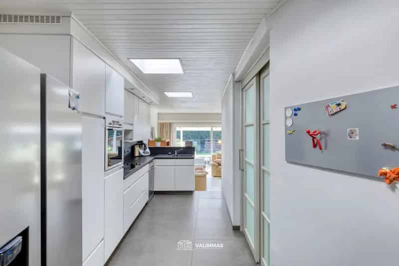 Een verzorgde, instapklare rijwoning met garage & mooie tuin