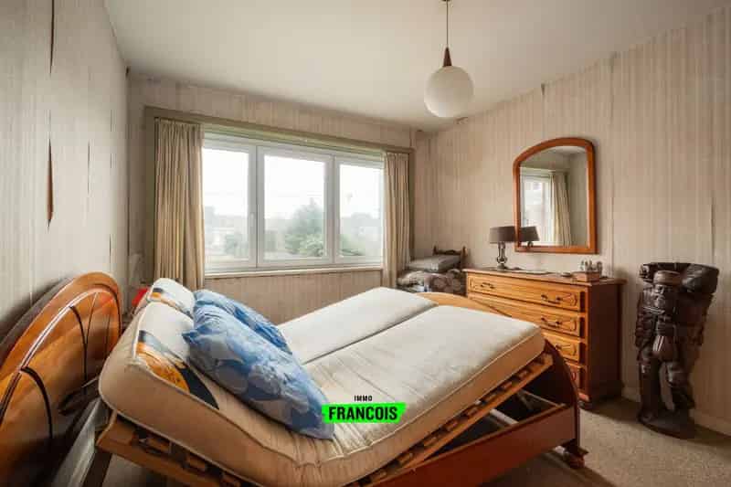Charmant Twee-SLK Appartement met extra zolderkamer op Konterdam, Oostende