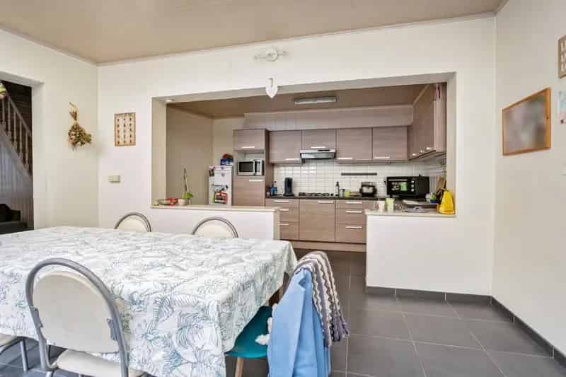 Woning met 2 slpks op 495 m² nabij de Galbergen en Mol centrum !