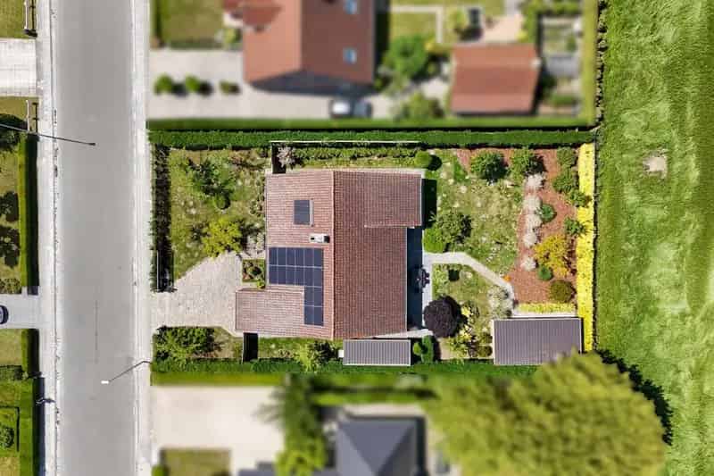Instapklare laagbouwvilla met 305 m² woonoppervlakte en prachtig aangelegde tuin