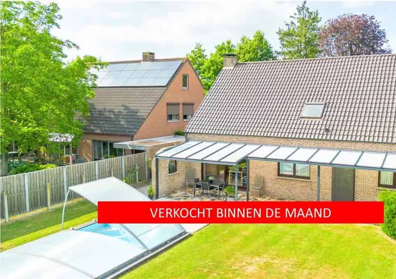 Vrijstaande, ruime instapklare villa met zwembad