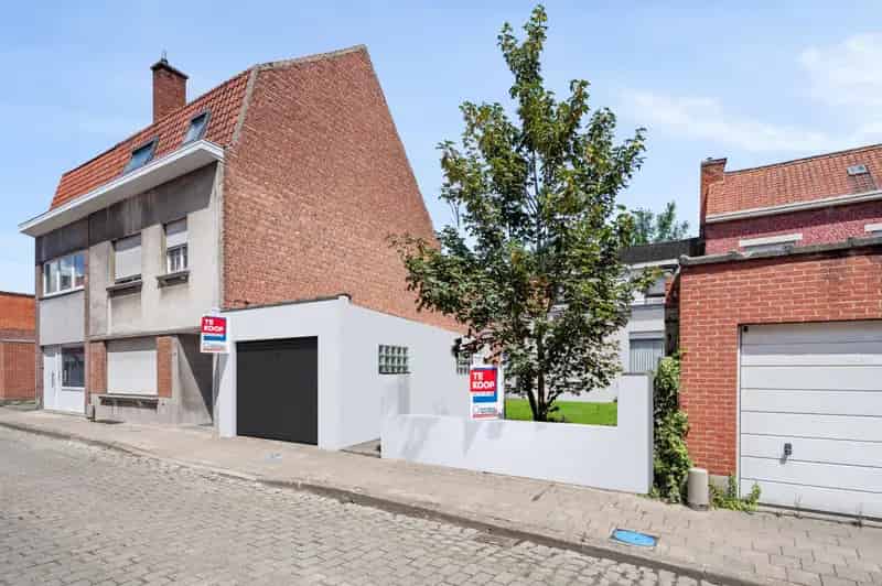 Te renoveren woning 2 slaapkamers garage tuin