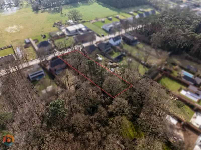 Bouwgrond voor open bebouwing op 1605 m²