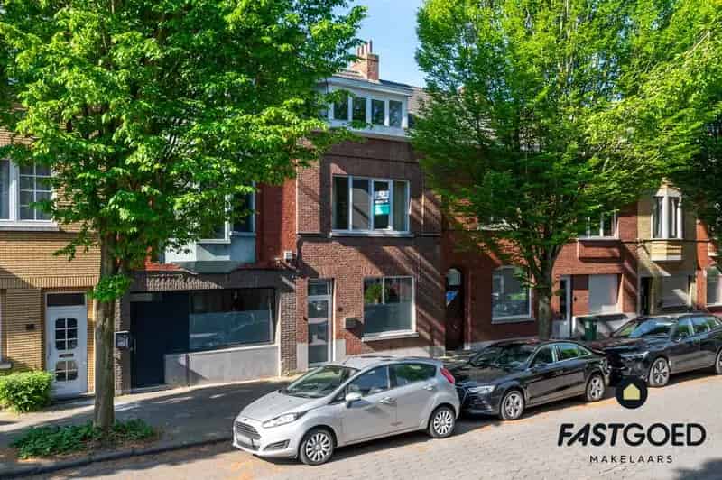 Huis te huur Gentbrugge: gerenoveerde woning vlakbij E17 en station
