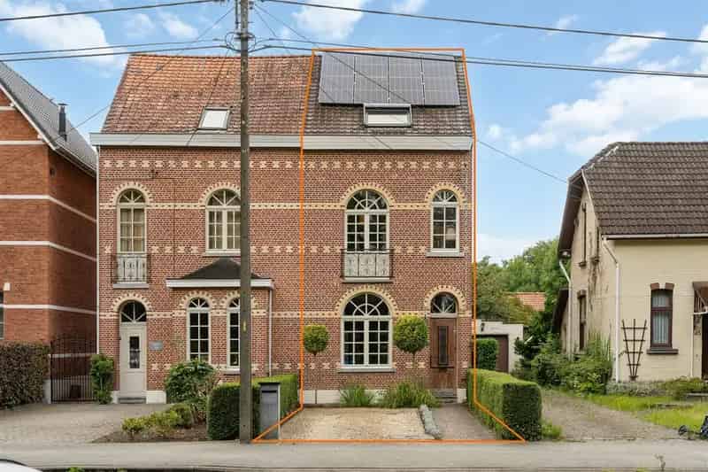 GERENOVEERD PRACHTIG HERENHUIS NABIJ CENTRUM!