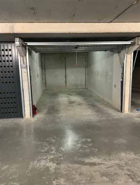 Gesloten garagebox in een centraal gelegen residentie in het Zoute