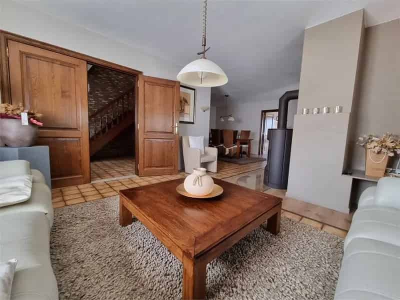 Ruime, residentieel gelegen woning met werkplaats