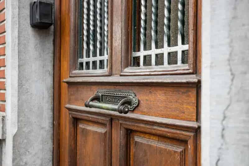 Karaktervolle herenwoning aan Stationsplein – Geraardsbergen