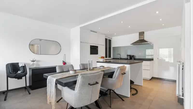 Instapklaar appartement met 2 slpk en ruim terras te Mol!