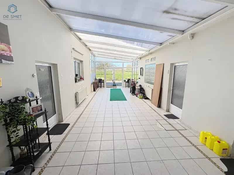 ENORM RUIME TE RENOVEREN WONING MET 4 SLKS, GARAGE EN TUIN!