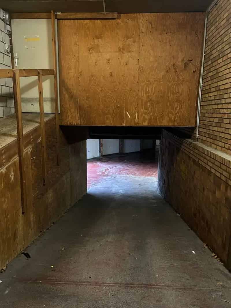 Uniek!! Uiterst ruime ondergrondse garagebox