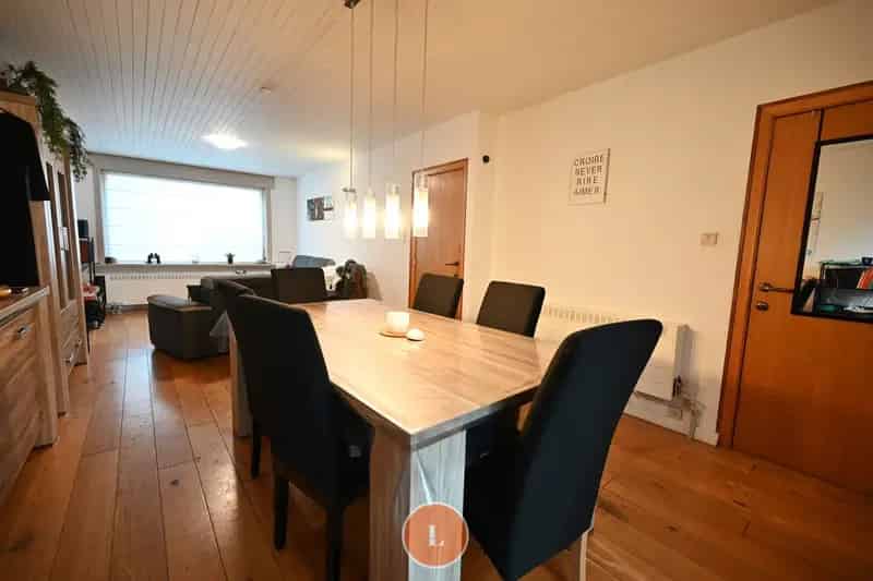 Starterswoning met 4 slaapkamers, garage en uitweg!