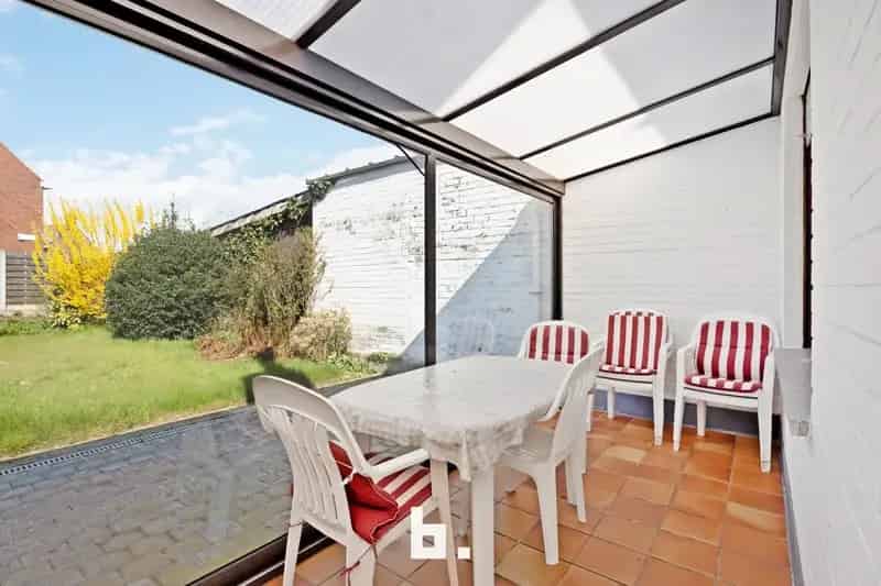 Woning met veel potentieel te Oostnieuwkerke!