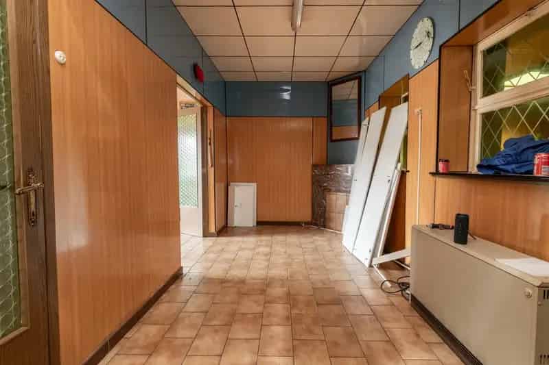 Rustig gelegen, te renoveren woning