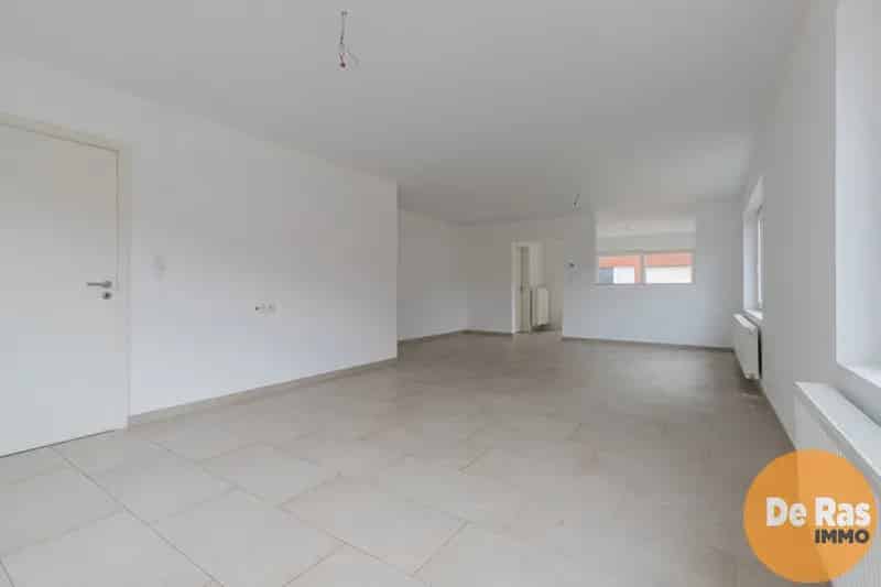 ERPE-MERE - Praktische halfopen woning met garage/loods.