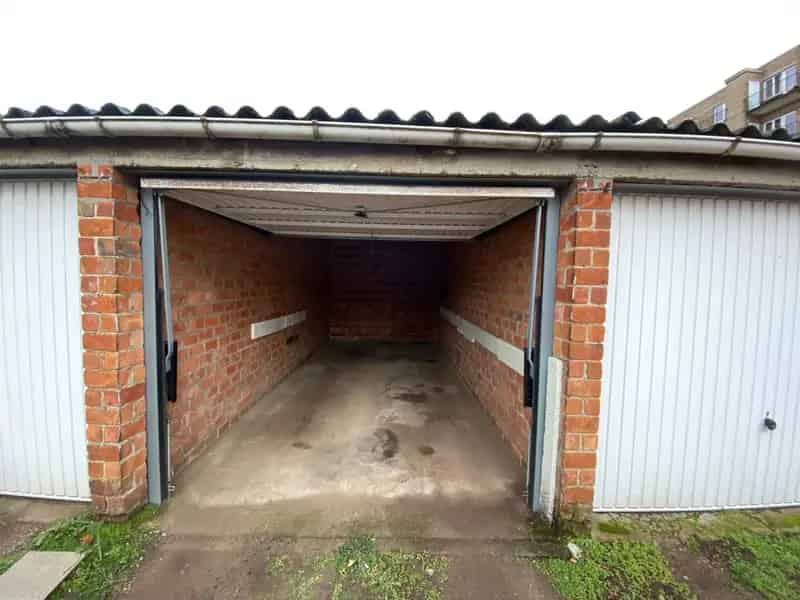 Garage te koop