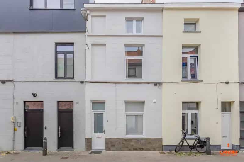 Huis te huur 3 slaapkamers rustige straat nabij centrum