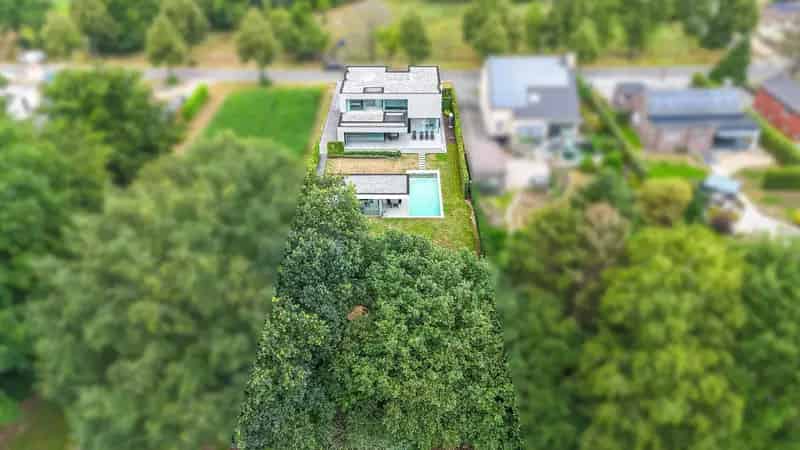 Luxe villa met poolhouse en hoogwaardige materialen!