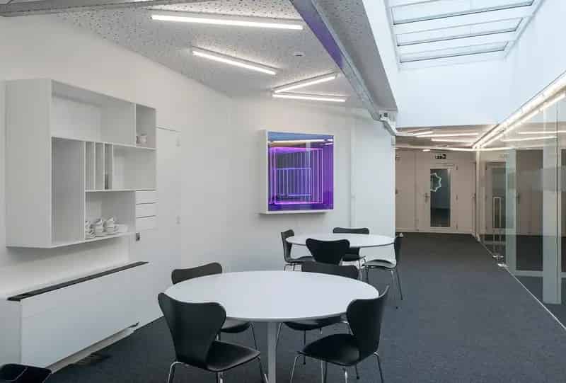 Instapklare kantoorruimte  (32 m²) met parking en alle faciliteiten inclusief, Torhout.