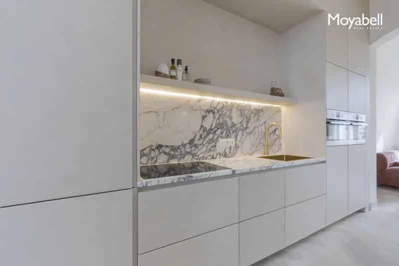 Duplexappartement Gent Centrum: Luxe Afwerking en Historische Charme