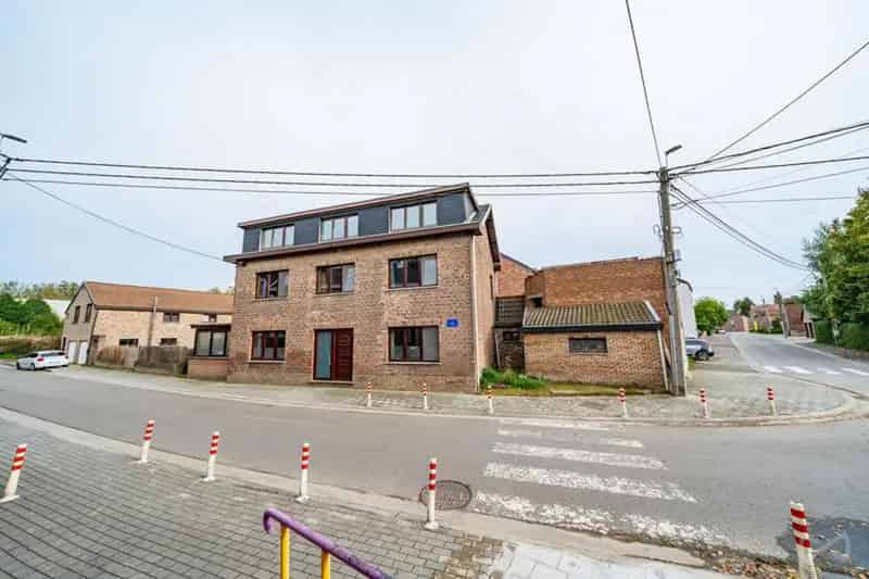 Huis met zes slaapkamers in Oreye