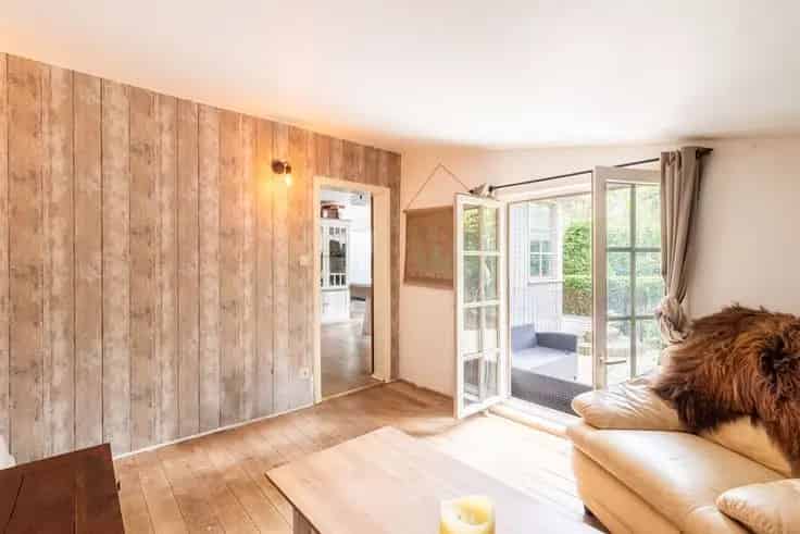 Huis Te Koop: Open Bebouwing met Potentieel in Groene Oase
