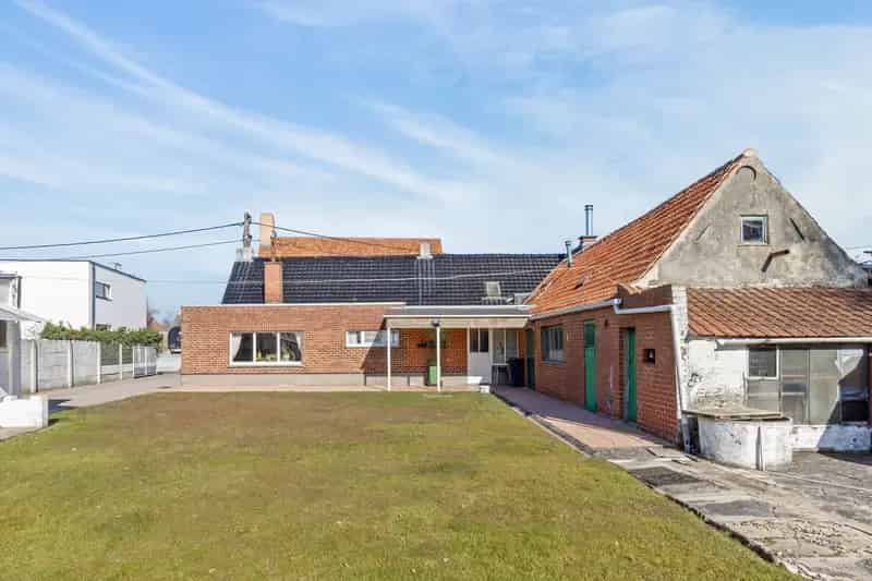 Huis te huur te renoveren met 2 slaapkamers en garage