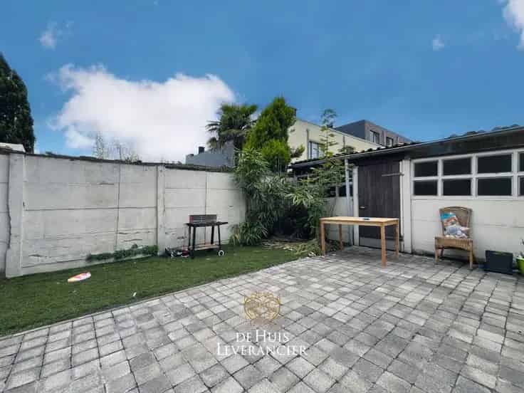Te renoveren woning Kontich centrum 2-3 slaapkamers garage tuin