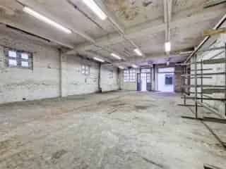 Industrieel pand te koop 515m² magazijn 45m² kantoor