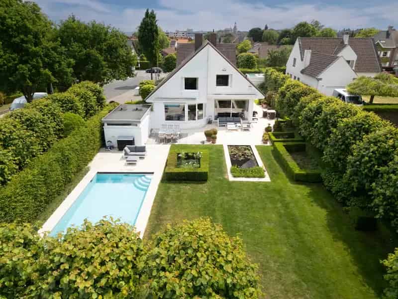 Huis te huur: Ruime villa met praktijk 4 slaapkamers zwembad