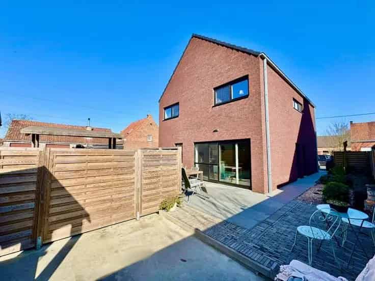 Huis Te Koop Wippelgem: Recent Wonen met Ruime Loods