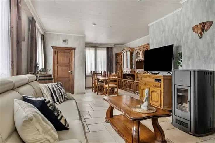 Huis Te Koop Schelle: Charmante Woning met Garage