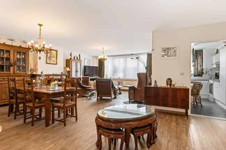 Ruim Appartement Merksem Autostaanplaats