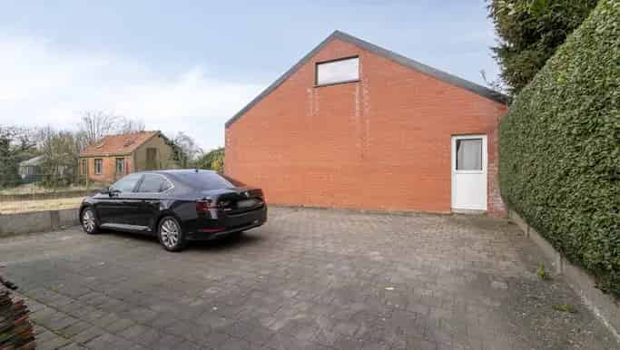 Magazijn met woonst te koop in Meensesteenweg 364, Bissegem - Dewaele