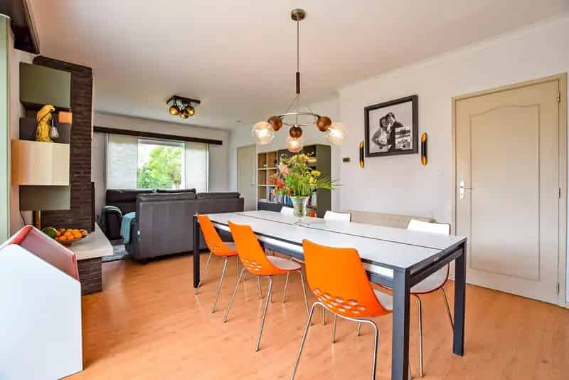 Alleenstaande gelijkvloerse villa op 625m² gelegen vlakbij de dorpskern van Koksijde.