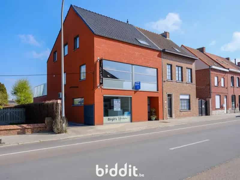 RUIME WONING MET HANDELSRUIMTE